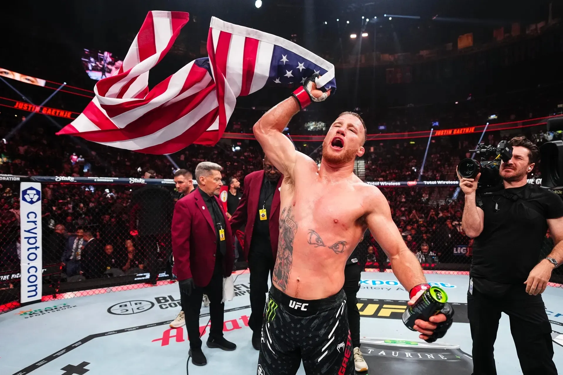 ⭐ Justin Gaethje – Dominanter Sieg ⭐