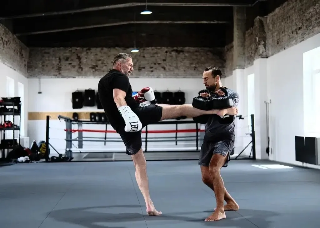 Kampfsportkurs: Eine ideale Option für körperliche und geistige Entwicklung