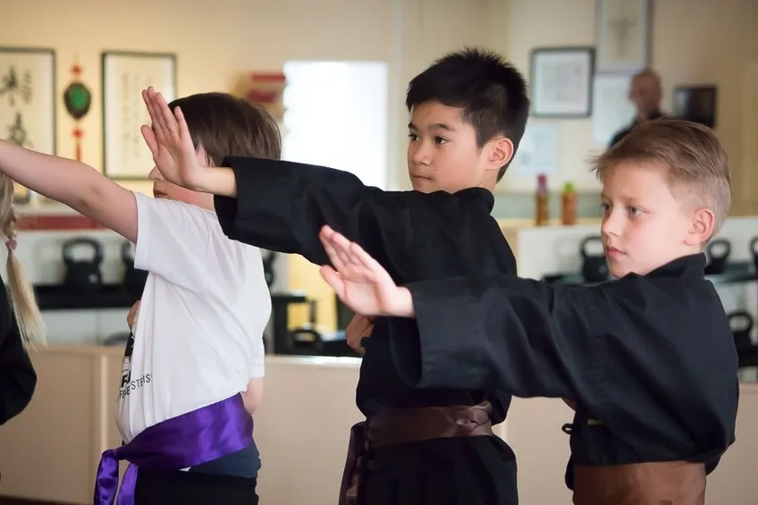 Kung Fu für Kinder: Die Vorteile und Wie es Ihr Kind Fördern Kann